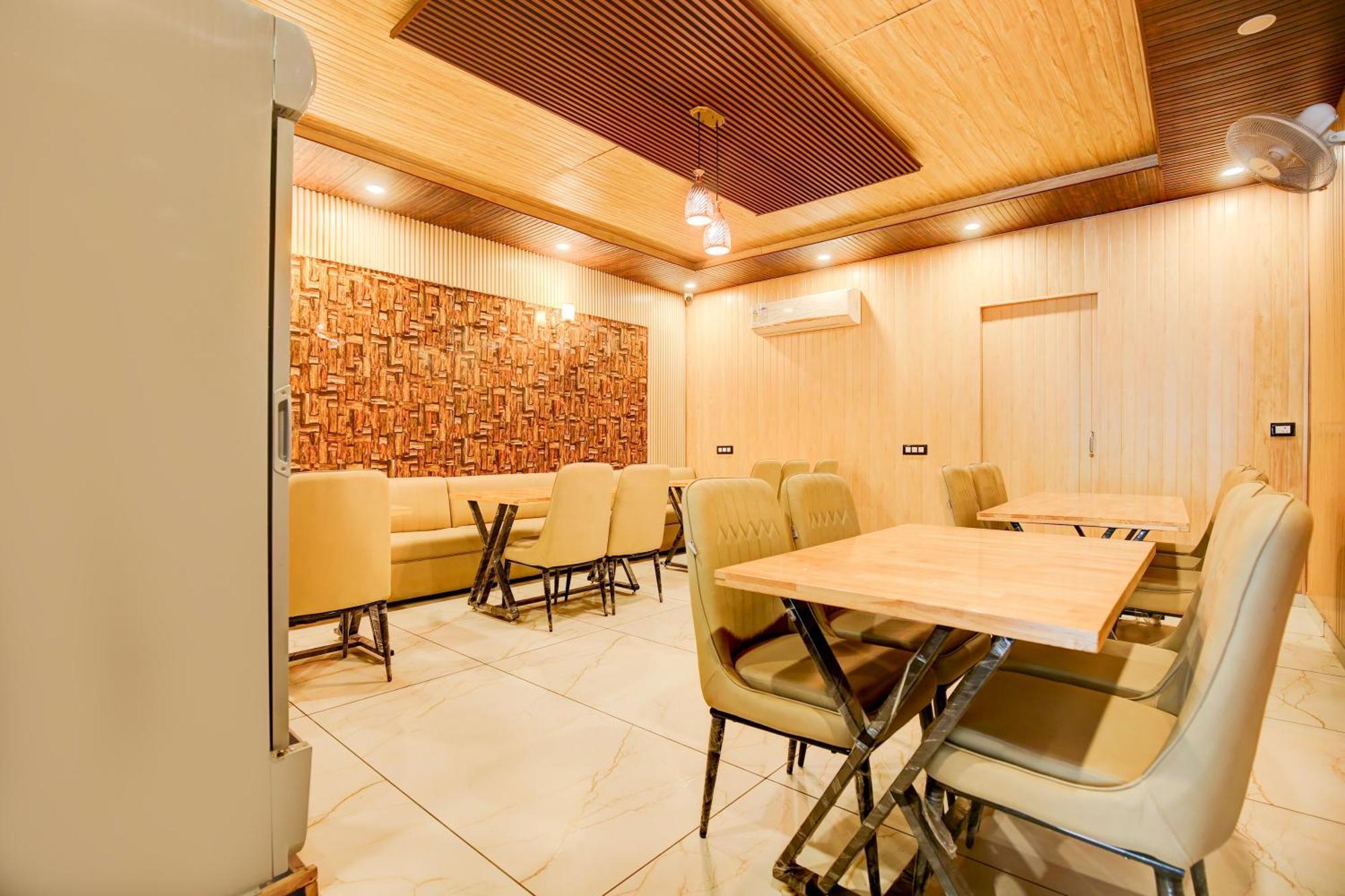 Hotel O Platinum Zirakpur 外观 照片