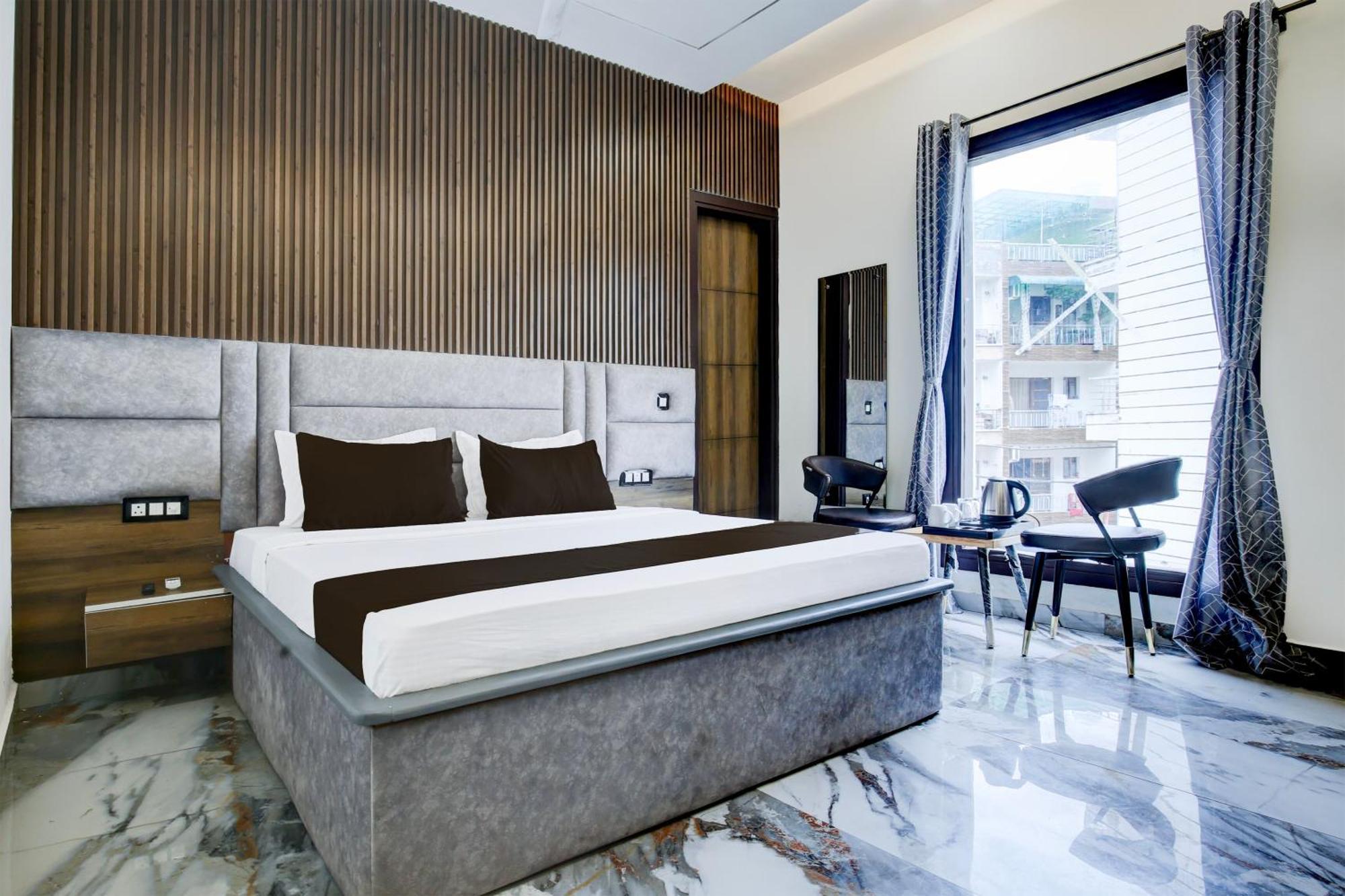 Hotel O Platinum Zirakpur 外观 照片